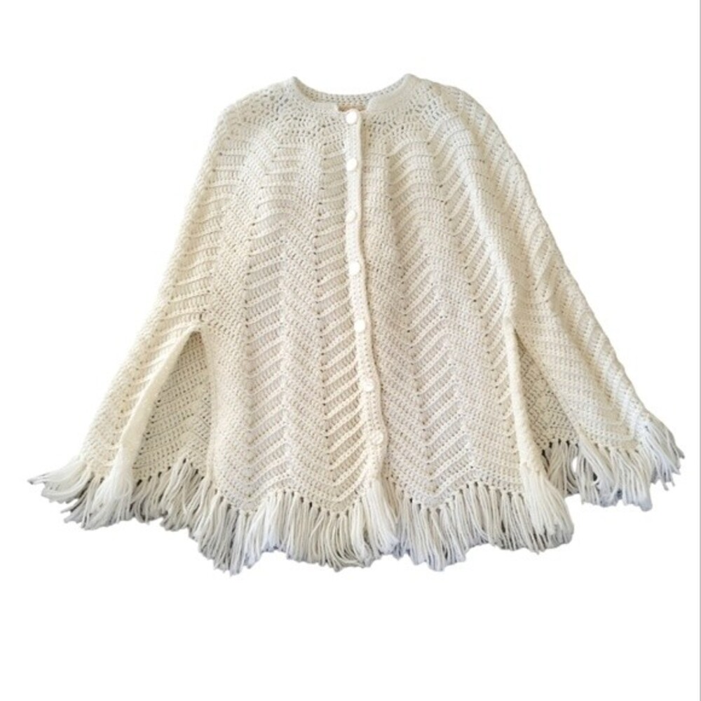 Vintage NWOT hand-made by Masko Pina women's cable knit sweater cape w/ fringe